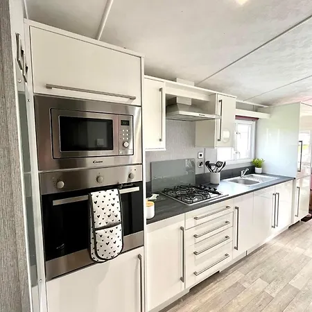 Escape To The Caravan-cornwall