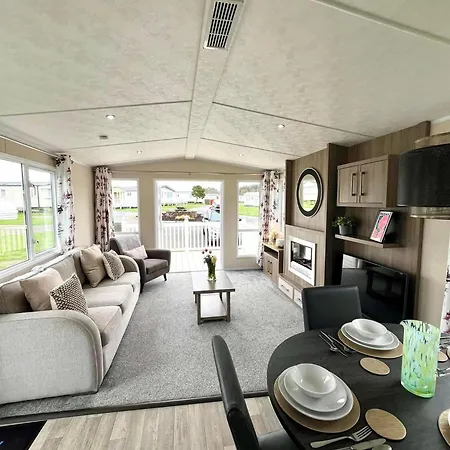 Escape To The Caravan-cornwall Newquay (Cornwall)